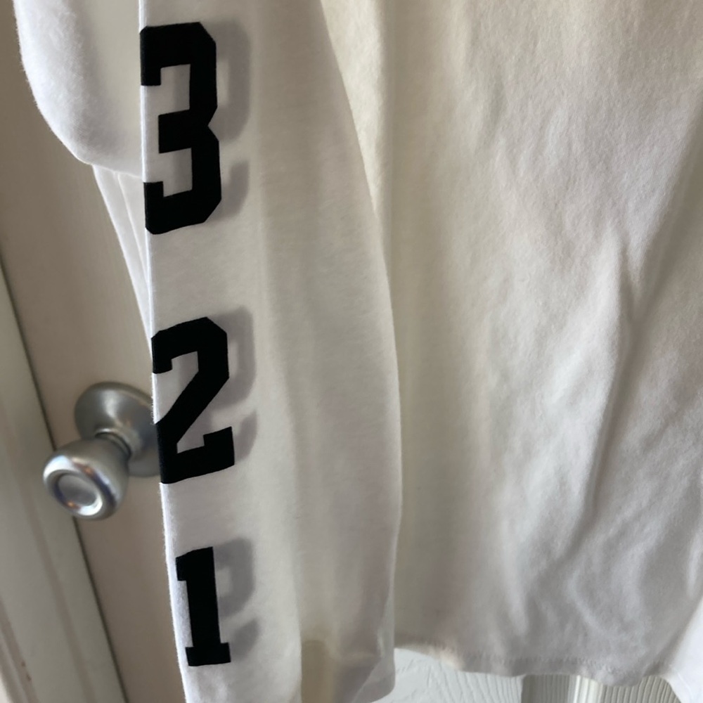 Air Jordan White Long Sleeve Shirt Size M - Picture 6 of 11